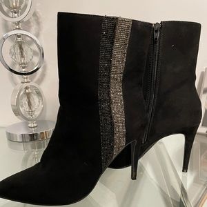 Macy’s Glitter Stripe Black Booties size 8.5